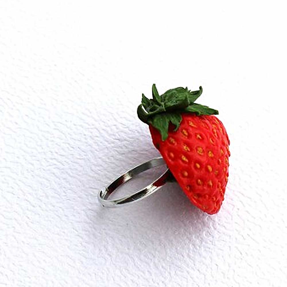 Berry temptation: Strawberry Ring Polymer Clay.