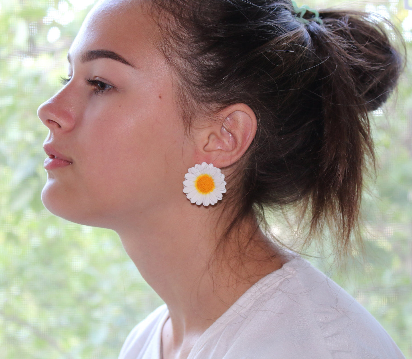 Whimsical Petals: Daisy Earrings Polymer Clay.